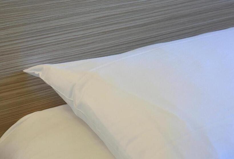 Номер Стандарт Трехместный, Cyan Hotel   Roissy Villepinte Parc Des Expositions