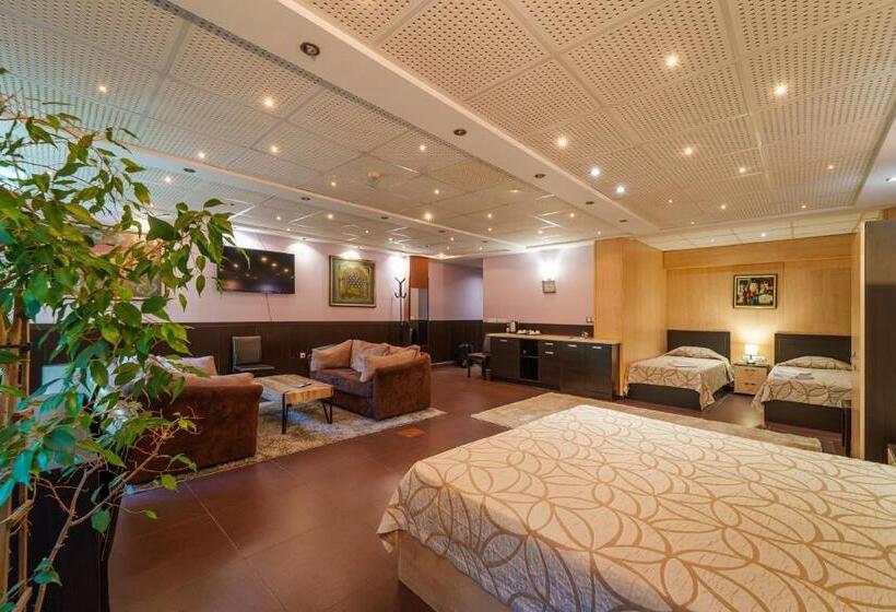 اتاق لوکس چهار تخته, Ego   Free Parking   Top Central Location