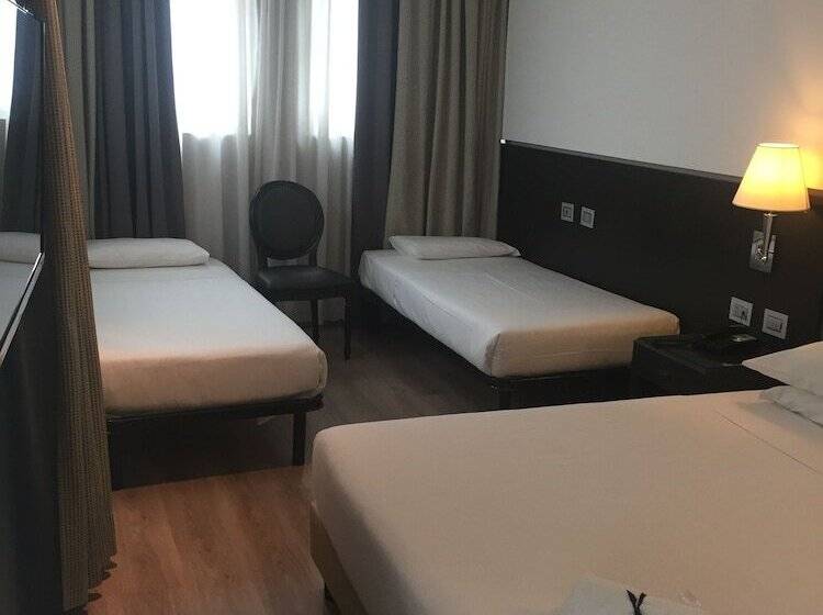 غرفة عائلية, Just Hotel Lomazzo Fiera