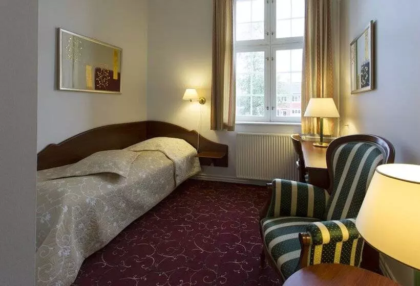 اتاق استاندارد یک نفره, Milling Hotel Park