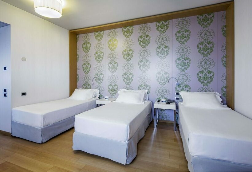 Номер Стандарт Трехместный, NH Milano Fiera
