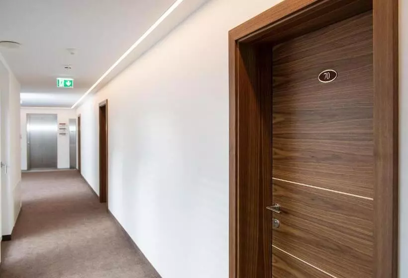 Comfort-huone, Post Wrann