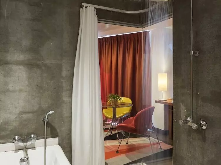 اتاق لوکس با چشمانداز دریا, Sandalay Resort