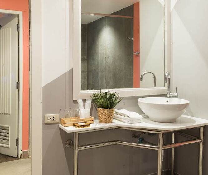 اتاق خانوادگی, Sandalay Resort