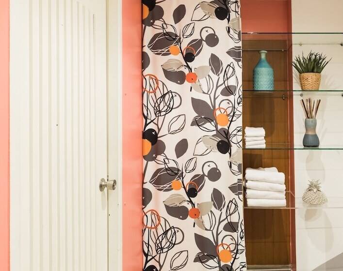 اتاق خانوادگی, Sandalay Resort