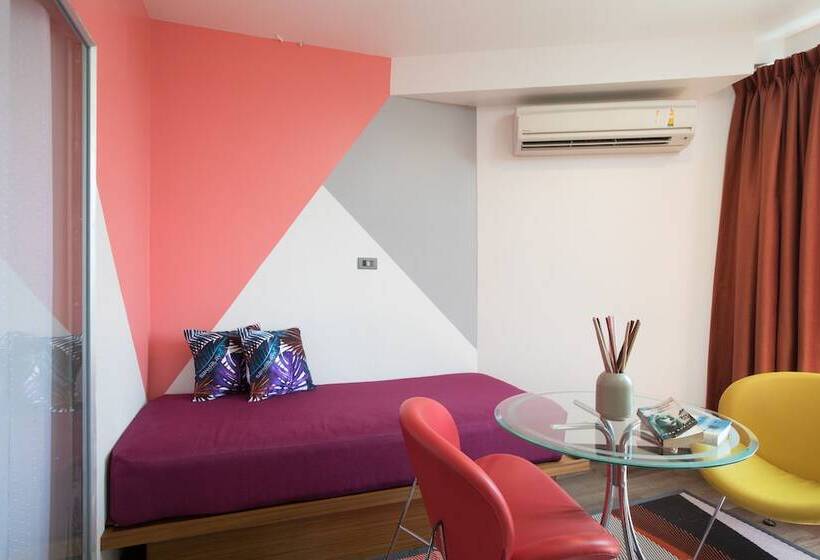 اتاق لوکس با چشم‌انداز دریا, Sandalay Resort