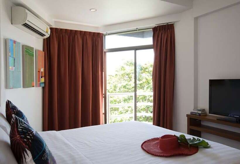 اتاق لوکس با چشم‌انداز دریا, Sandalay Resort