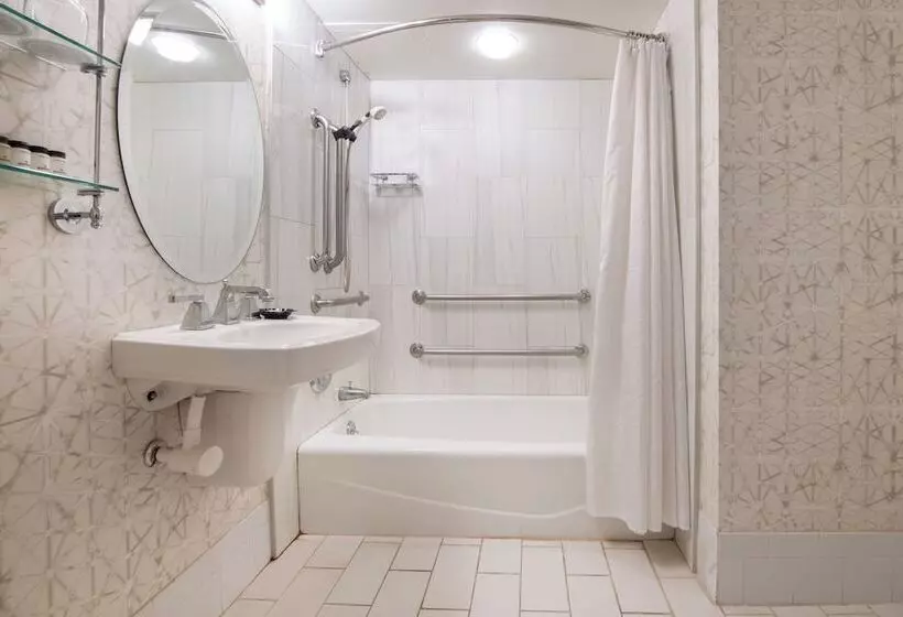 سوییت, Sheraton Suites Philadelphia Airport