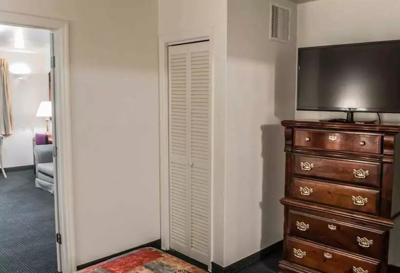 ２ダブルベッドのスタンダードルーム, Suburban Studios Tallahassee Near University