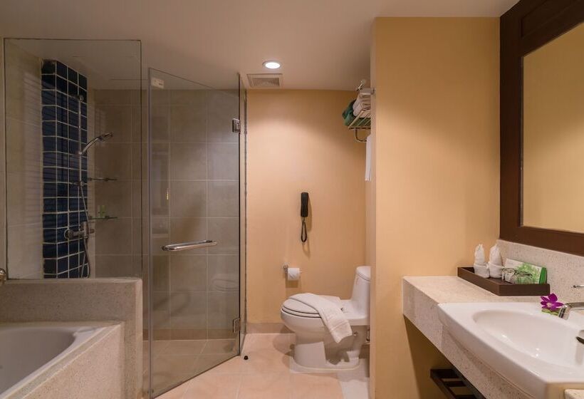 Номер Deluxe с Балконом, The Briza Beach Resort, Khao Lak Sha Extra Plus