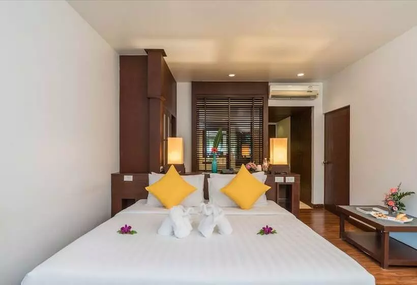 اتاق لوکس با بالکن, The Briza Beach Resort, Khao Lak Sha Extra Plus