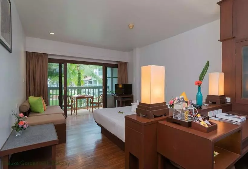 اتاق لوکس با بالکن, The Briza Beach Resort, Khao Lak Sha Extra Plus