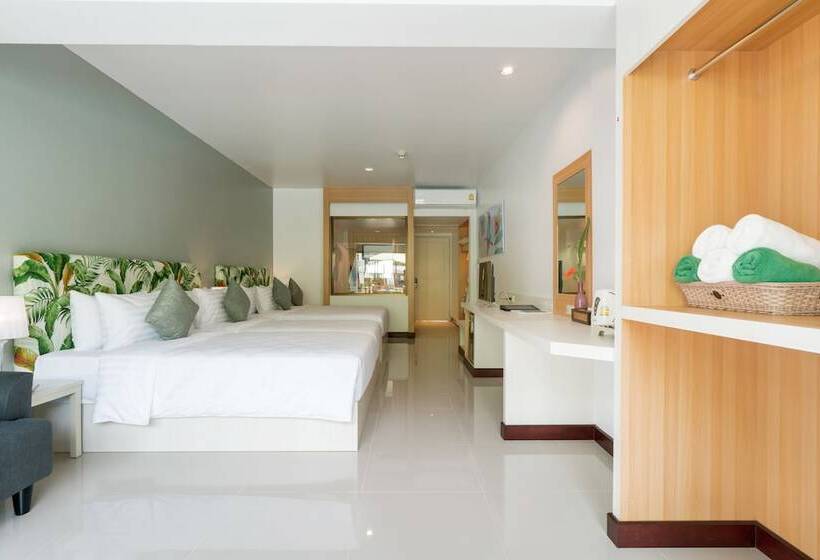 Трехместный Номер Deluxe, The Briza Beach Resort, Khao Lak Sha Extra Plus