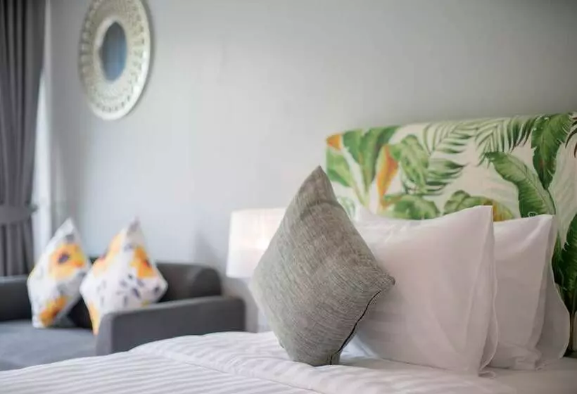 اتاق لوکس سه تخته, The Briza Beach Resort, Khao Lak Sha Extra Plus