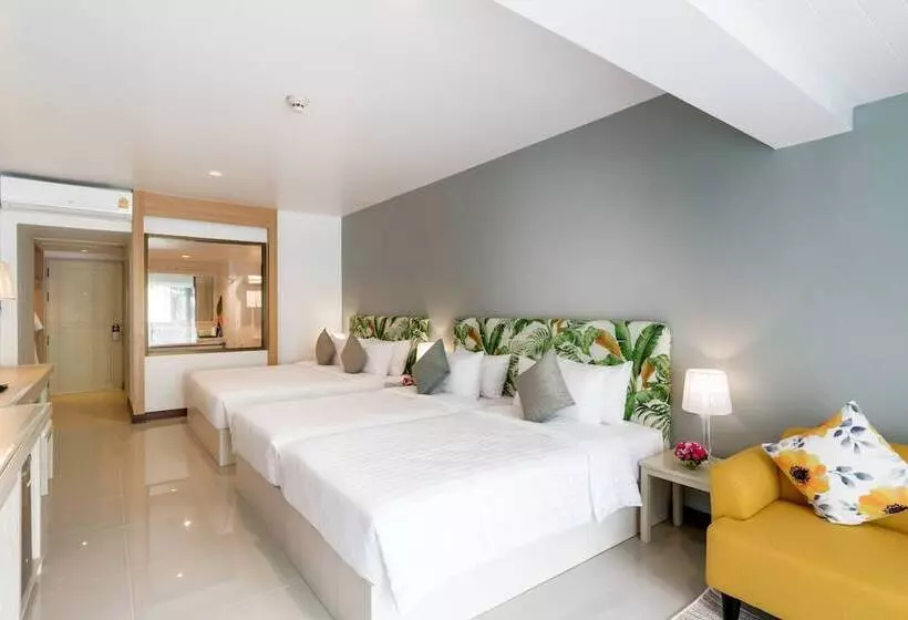 اتاق لوکس سه تخته, The Briza Beach Resort, Khao Lak Sha Extra Plus
