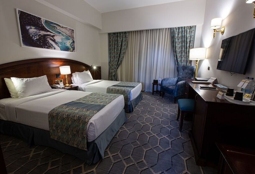 اتاق لوکس, Triumph Plaza