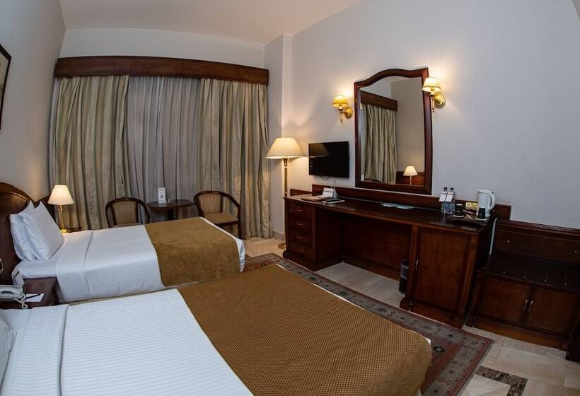 اتاق استاندارد, Triumph Plaza