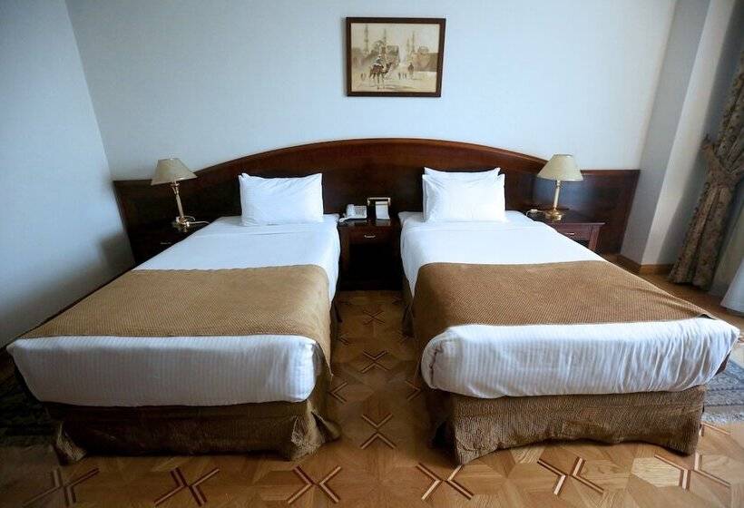 اتاق استاندارد, Triumph Plaza