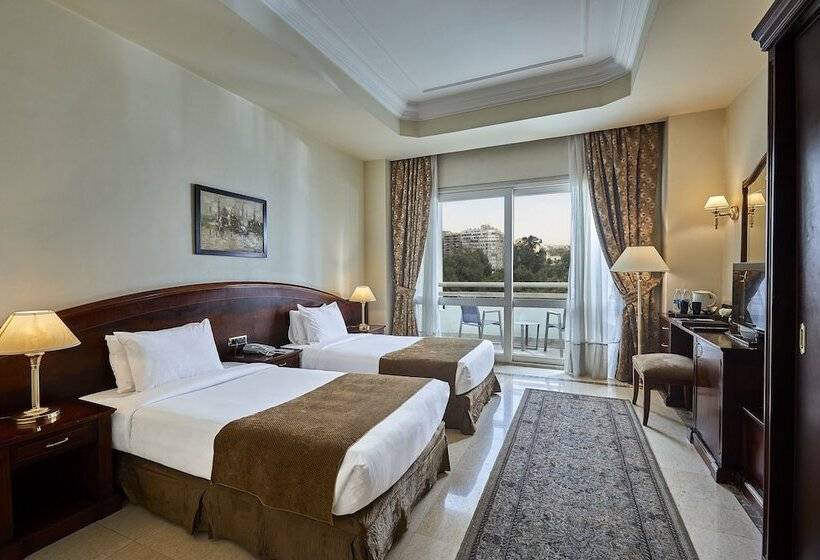 اتاق استاندارد, Triumph Plaza