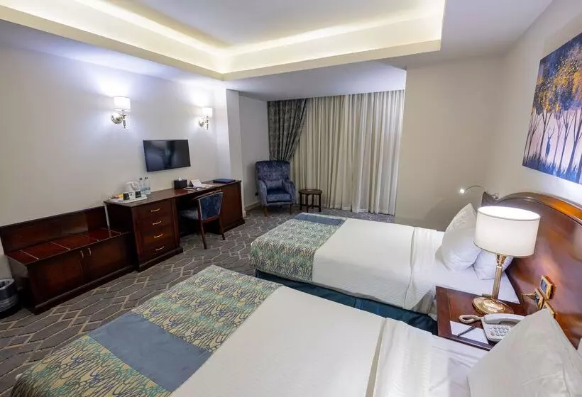 اتاق لوکس, Triumph Plaza