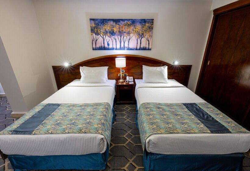 اتاق لوکس, Triumph Plaza