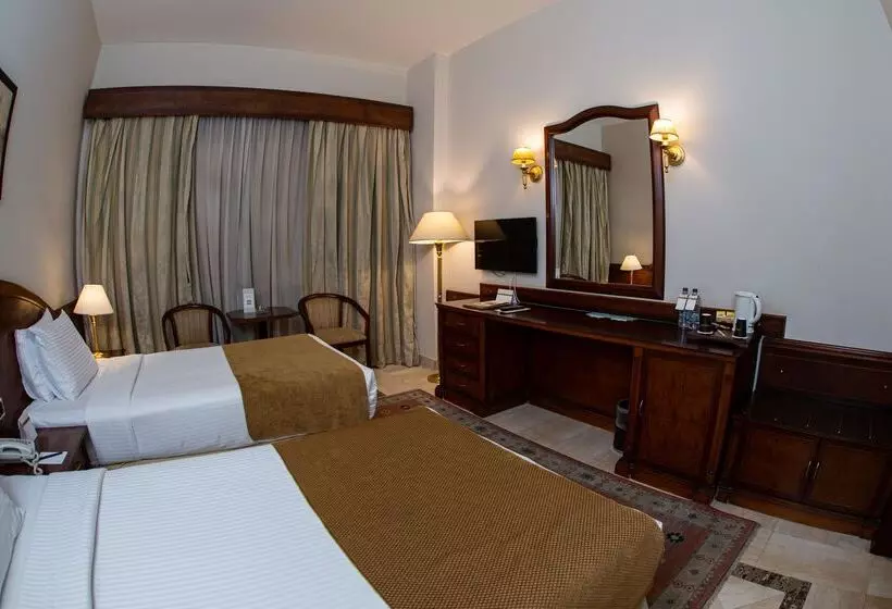 اتاق استاندارد, Triumph Plaza