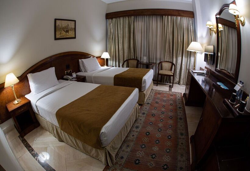 اتاق استاندارد, Triumph Plaza