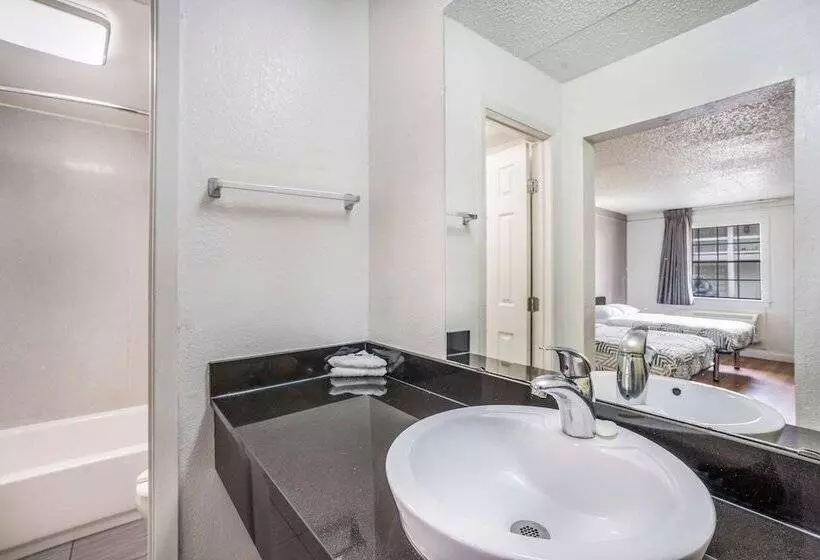 Standard-huone 2 Parivuodetta, Motel 6dallas, Tx  Market Center
