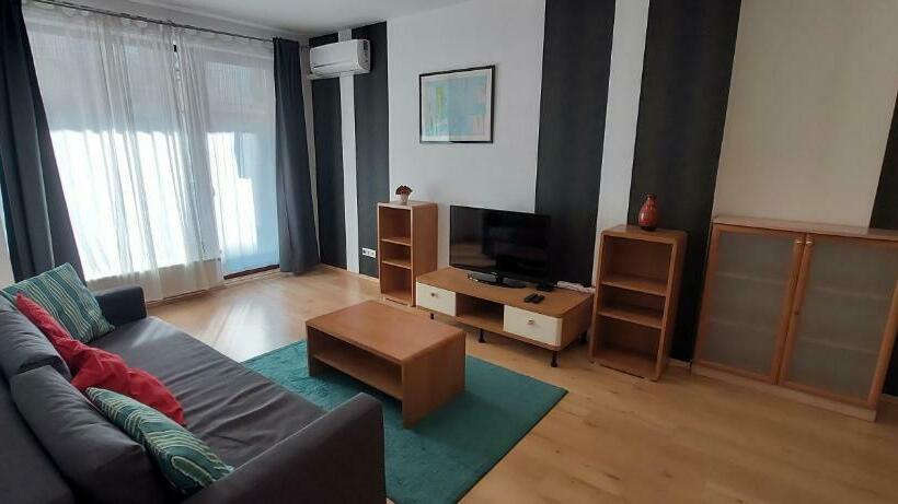 شقة غرفة واحدة, Opera Residence