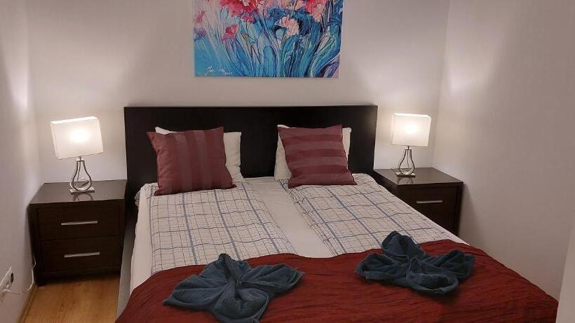 شقة غرفة واحدة, Opera Residence