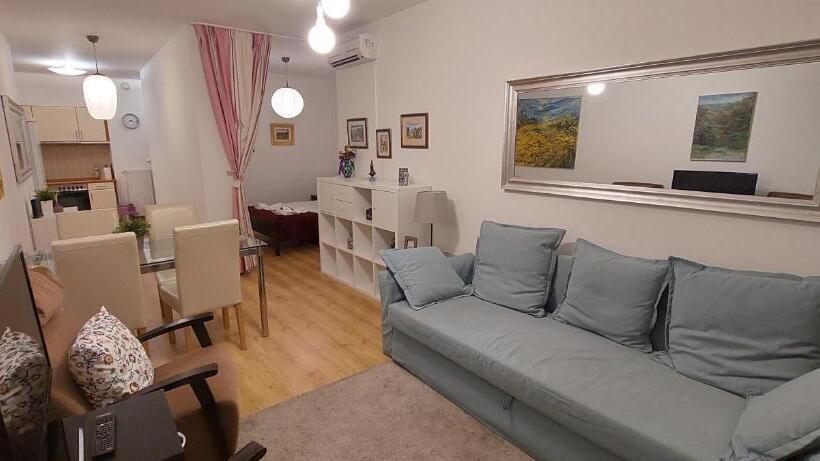 إستديو قياسى مزود بشرفة, Opera Residence