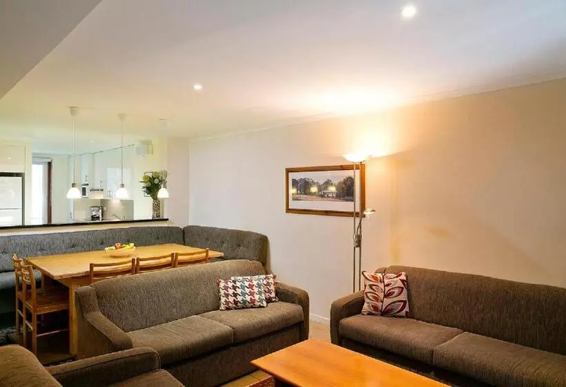 ４ベッドルームアパートメント, Alpine View Apartments