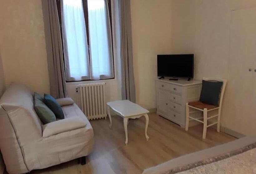 חדר סטנדרט, Des Voyageurs