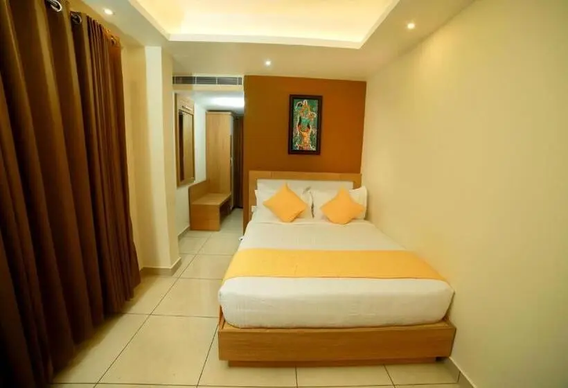 デラックスルーム, Treebo Sree Varshavilas Regency, 500 Mtrs From Guruvayoor Temple