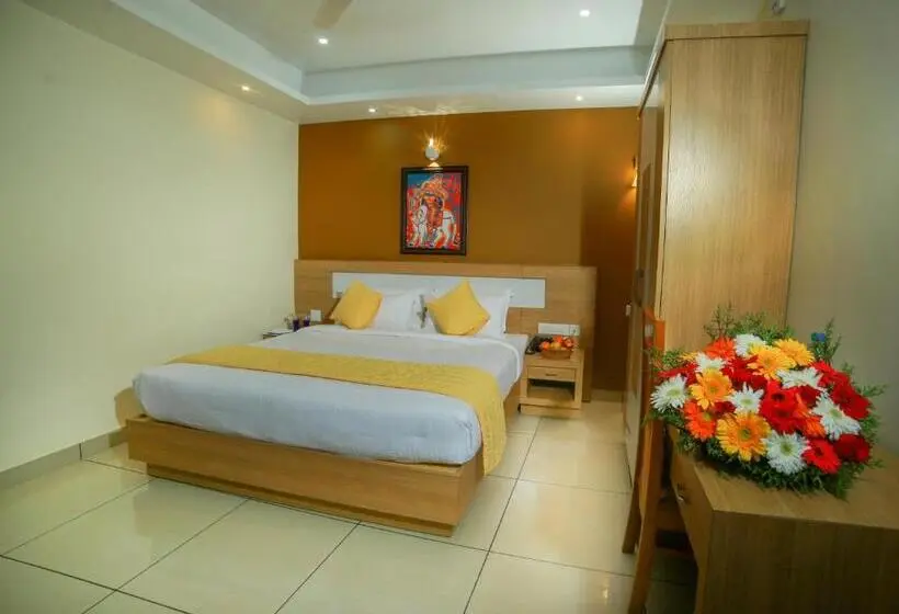 キングサイズベッドのデラックスルーム, Treebo Sree Varshavilas Regency, 500 Mtrs From Guruvayoor Temple