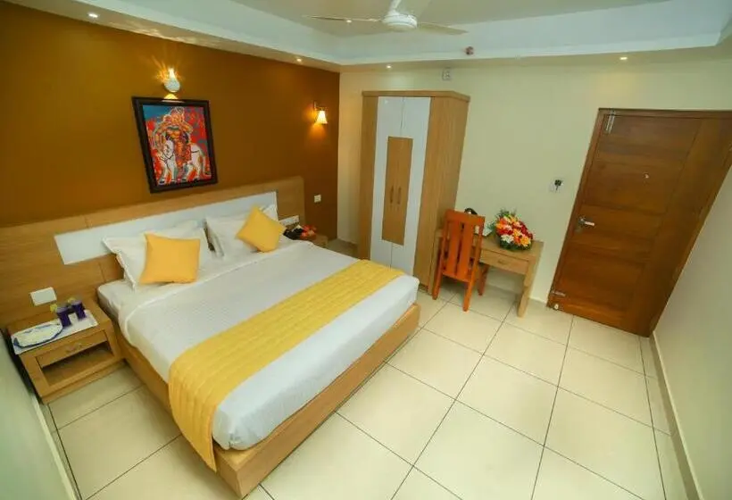 キングサイズベッドのデラックスルーム, Treebo Sree Varshavilas Regency, 500 Mtrs From Guruvayoor Temple