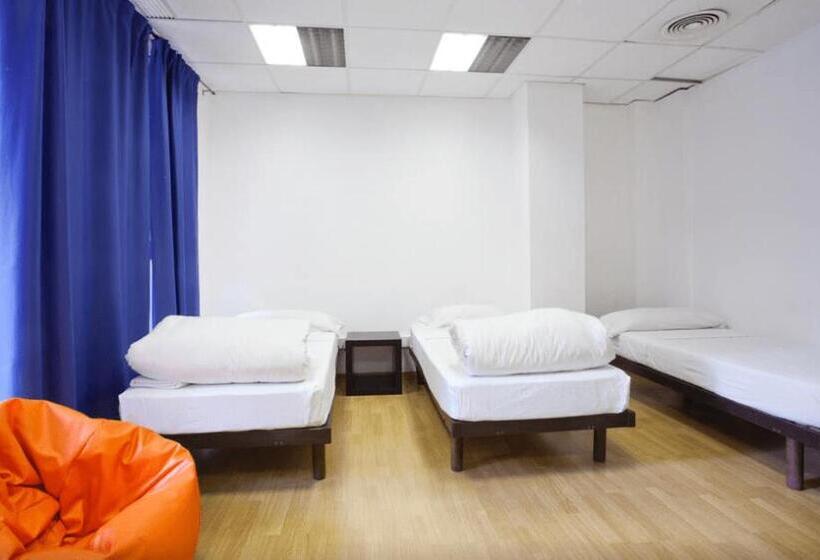 اتاق خانوادگی, Hb Hostel