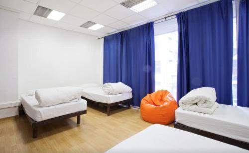 اتاق خانوادگی, Hb Hostel