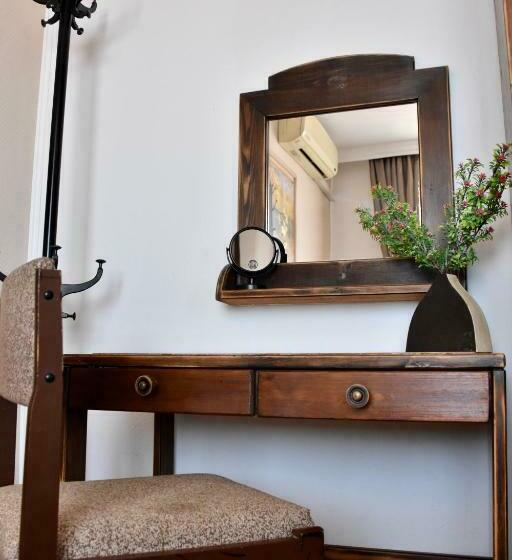 Номер Стандарт с Балконом, Family Hotel Apolonia