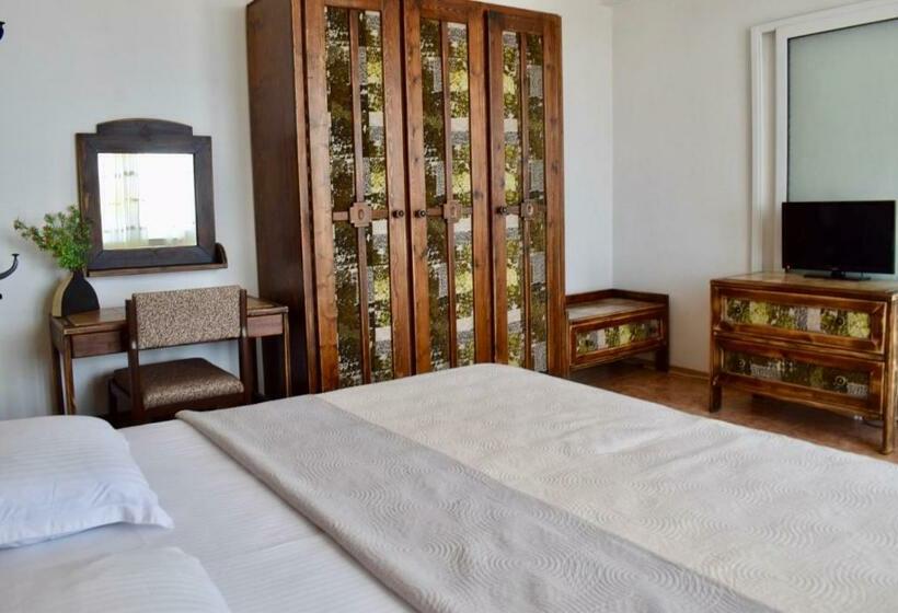 Номер Стандарт с Балконом, Family Hotel Apolonia