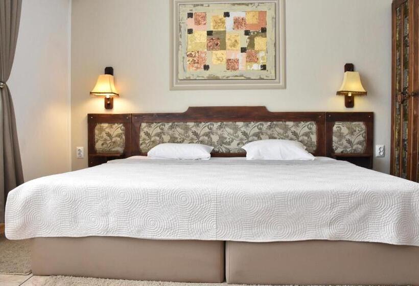 Номер Стандарт с Балконом, Family Hotel Apolonia