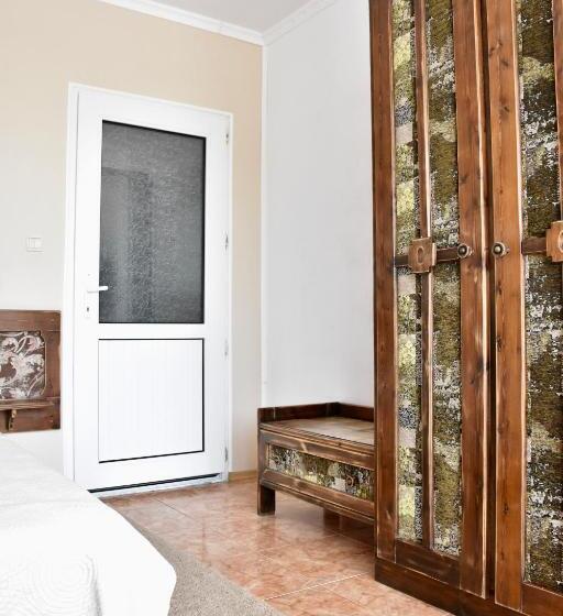 Номер Стандарт с Балконом, Family Hotel Apolonia