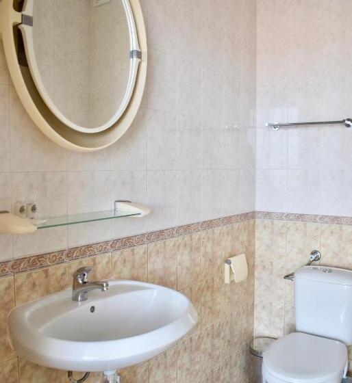 Номер Стандарт с Балконом, Family Hotel Apolonia