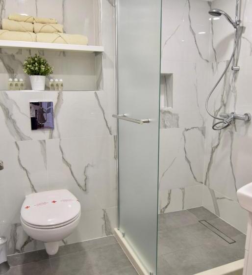 Апартаменты 3 Спальни Вид на Море, Family Hotel Apolonia