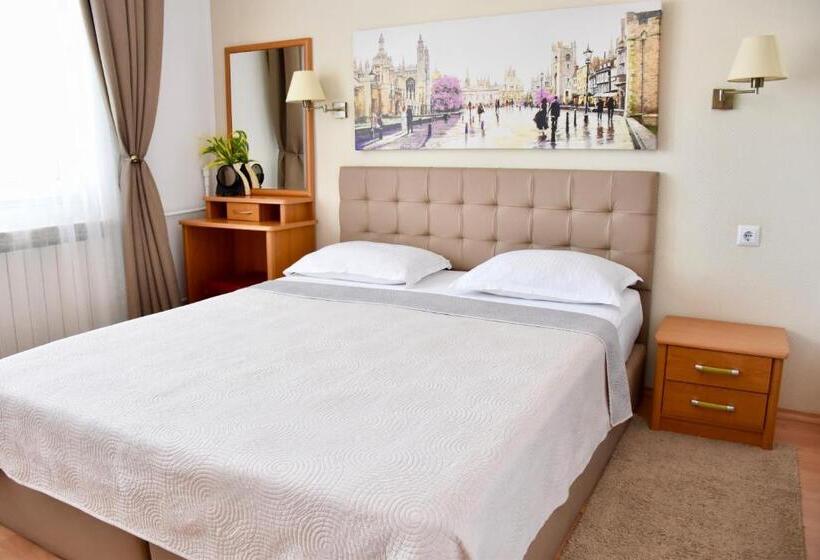 Семейный Номер, Family Hotel Apolonia