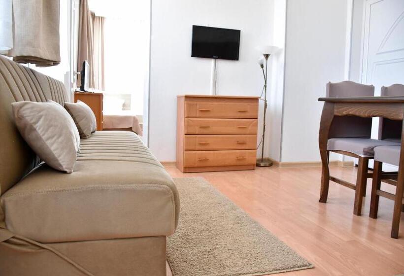 Апартаменты 1 Спальня с Террасой, Family Hotel Apolonia