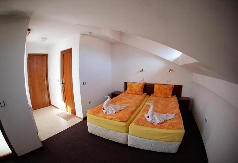 Standard-huone, Family Hotel Nadejda