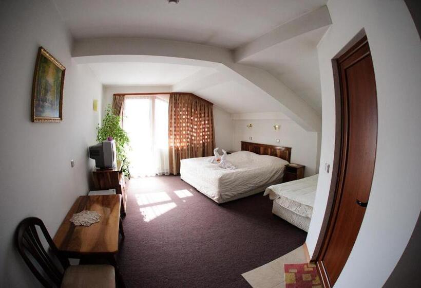 Juniorsviitti, Family Hotel Nadejda