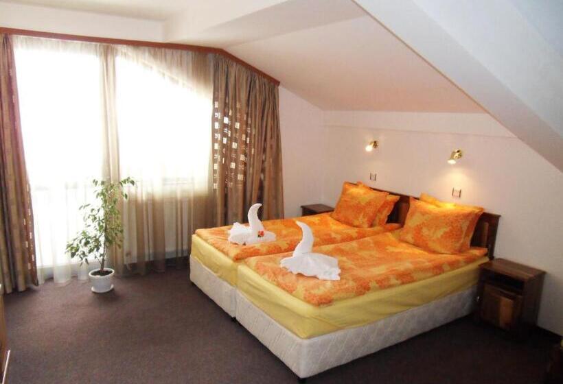 Juniorsviitti, Family Hotel Nadejda