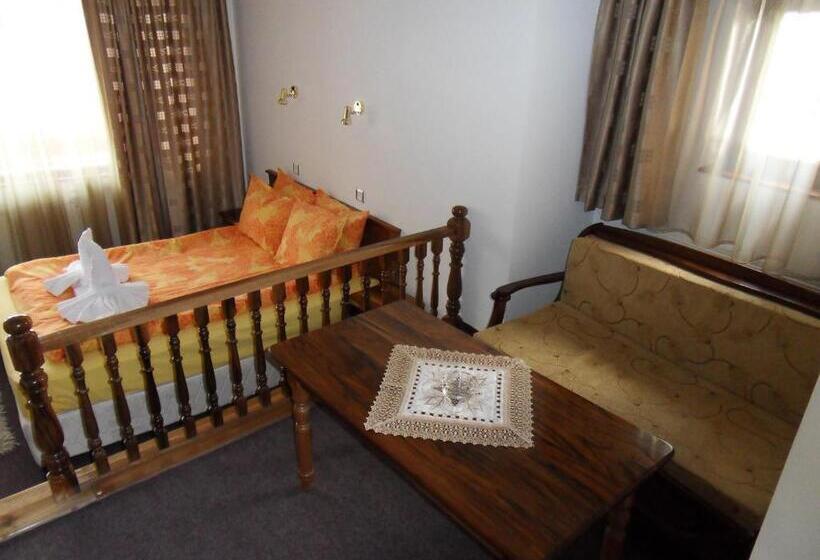 Superior-juniorsviitti, Family Hotel Nadejda